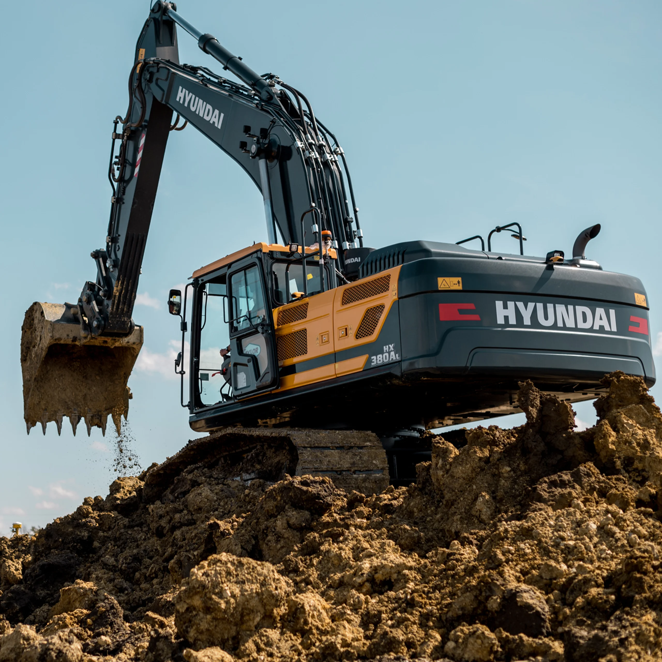 Hyundai excavator, mini excavator and wheel loader service and repair